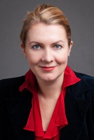 Dr Rebecca Ayers